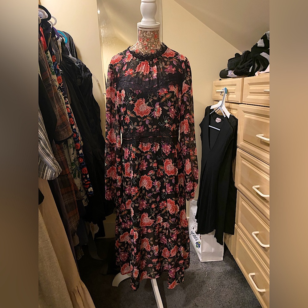 Nine West floral dress… so cute on!